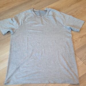 lululemon athletica Light Gray Short Sleeve Tee
